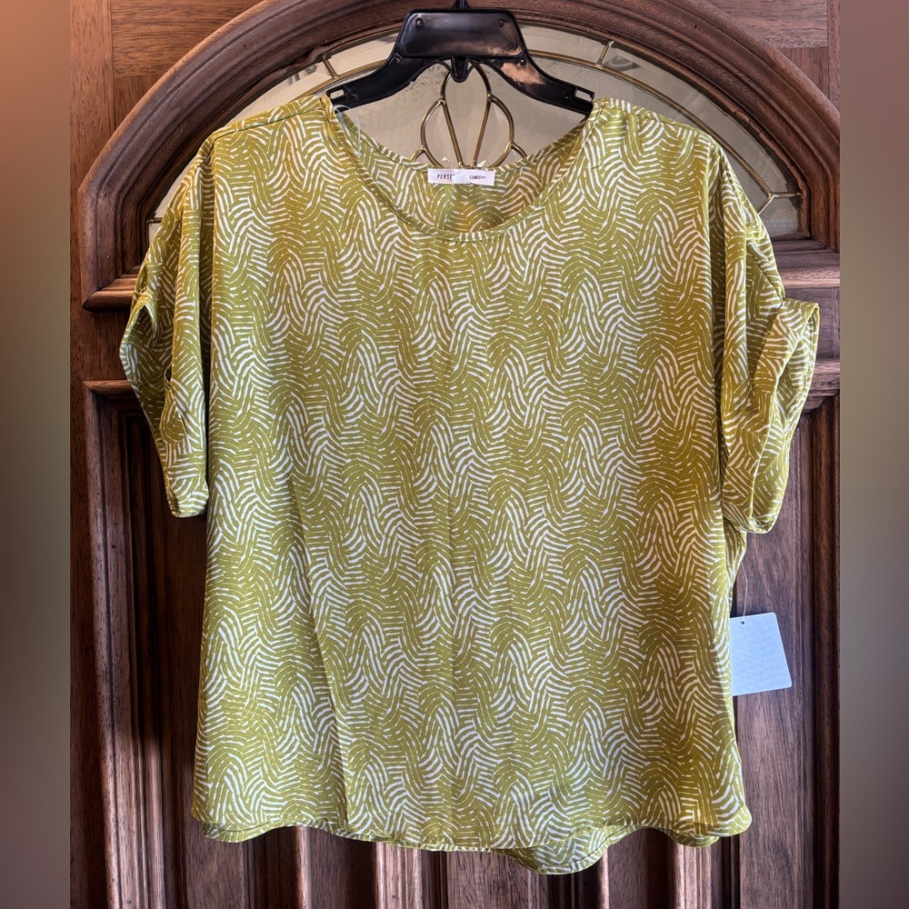 Perseption concept green and white blouse